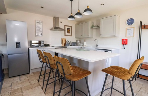 Nun Monkton Cottage | MOOR END, family friendly, character holiday cottage in Moor Monkton