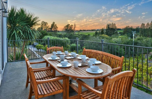 Sebastopol House | Moore Family Farmhouse A Wine Country Escape