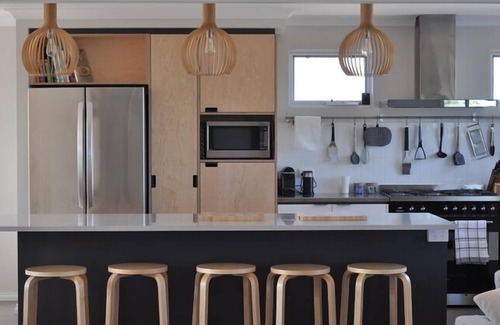 Guilderton House | Moore River Retreat nFabulous views of the Moore River and bushland!