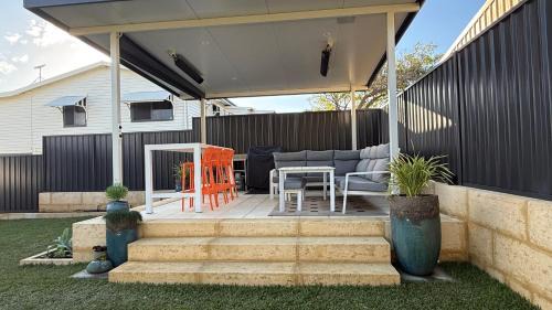 Guilderton House | Moore to Sea~Spectacular views in stylish comfort