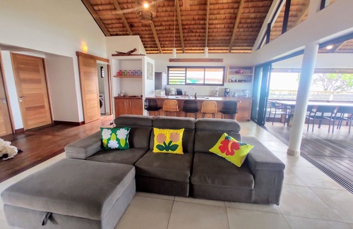 Temae Ski Chalet | MOOREA - Fare Coraline Right
