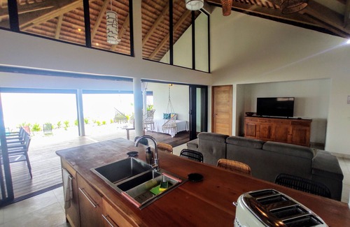 Temae Ski Chalet | MOOREA - Fare Coraline Right