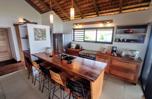 Temae Ski Chalet | MOOREA - Fare Coraline Right