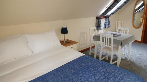 Achachork House | Moorside Rooms