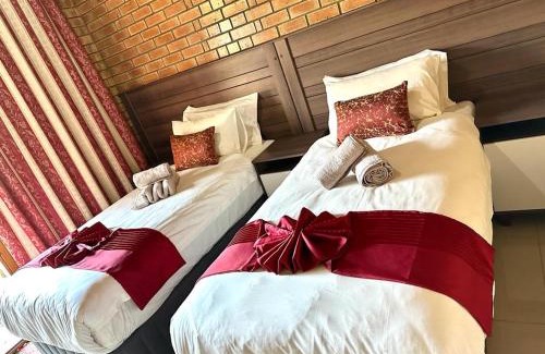 Maun Hotel | MoOs River Lodge