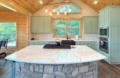 Sylvan Shores Apartment | Moose Cabin Lakeview