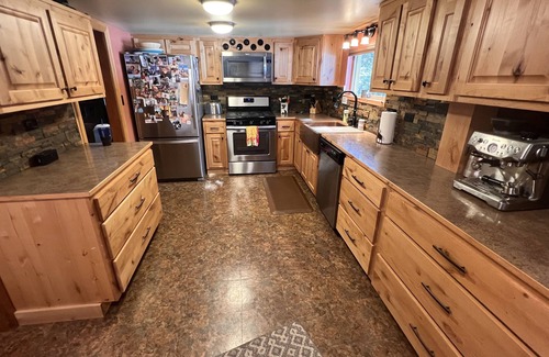 Lazy Acres Cabin | Moose Haven Vacation Log Home.
