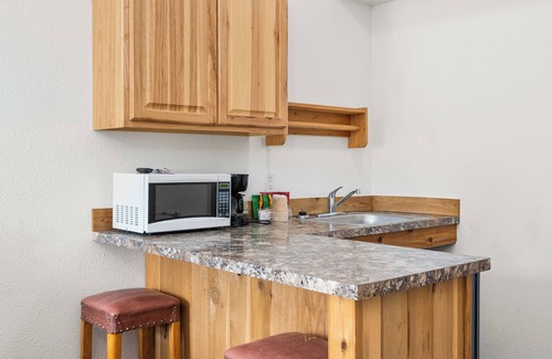 Spirit Lake Hotel | Moose Inn