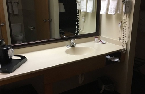 Moose Lake Hotel | Moose Lake Lodge & Suites