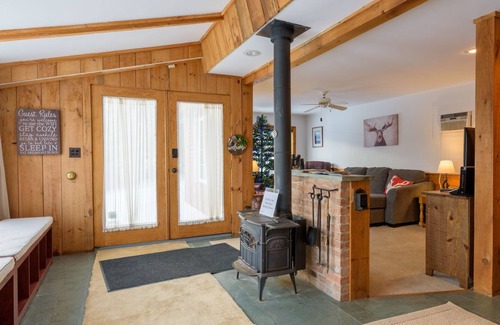 Londonderry House | Moose Meadow - Great sledding and Summertime Activities