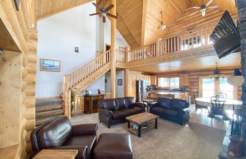 Island Park Cabin | Moose Meadow Lodge near Yellowstone - Sleeps 15