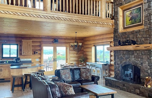 Island Park Cabin | Moose Meadow Lodge near Yellowstone - Sleeps 15