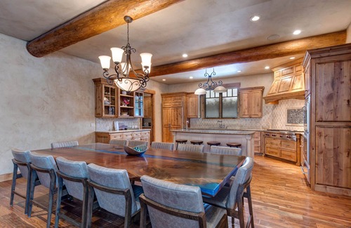 Oakley House | Moose Mgmt at Trail Creek Canyon 1055: Experience of a Lifetime!