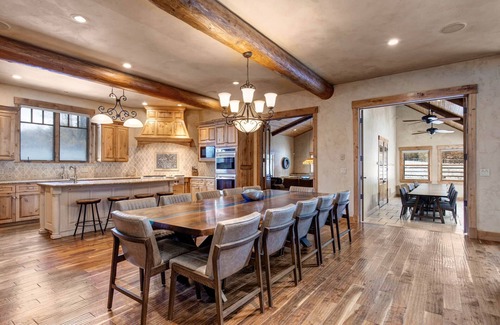 Oakley House | Moose Mgmt at Trail Creek Canyon 1055: Experience of a Lifetime!