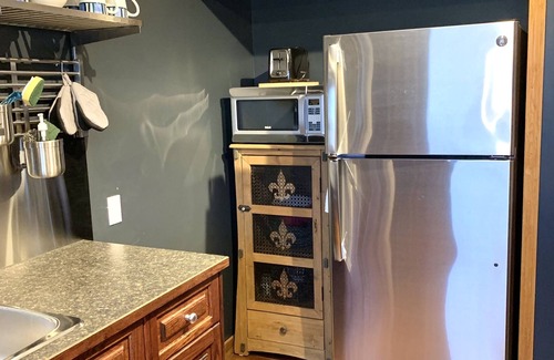 Bragg Creek House | Moose Mountain Hideaway Private 2 Bedroom & Spacious Loungen4 people maximum
