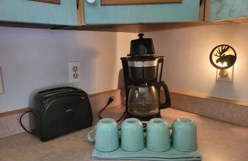 Moose Pass Cottage | MOOSE PASS OASIS; nA friendly community and must stop when visiting the Kenai.