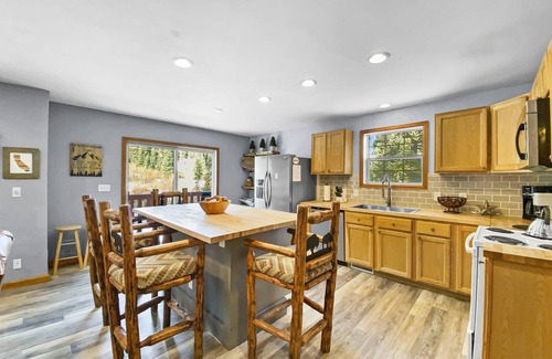 Breckenridge Condo | Moose Trail Retreat 3 Bedroom Home by RedAwning