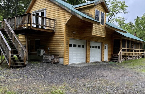 Beaver Cove Cabin | Moosehead Lake Retreat. Spacious Log Cabin, Lake Access, Close to Trails