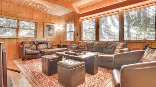 Government Camp House | Moosewood Cabin - Meredith Lodging