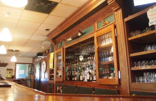 Moosomin Hotel | Moosomin Country Squire Inn