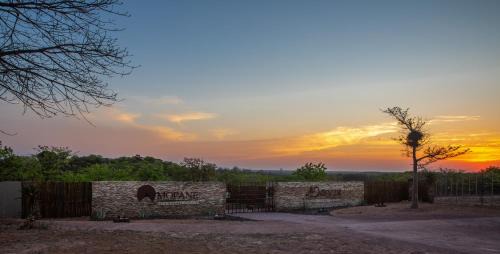 Weipe Cabin | Mopane Bush Lodge