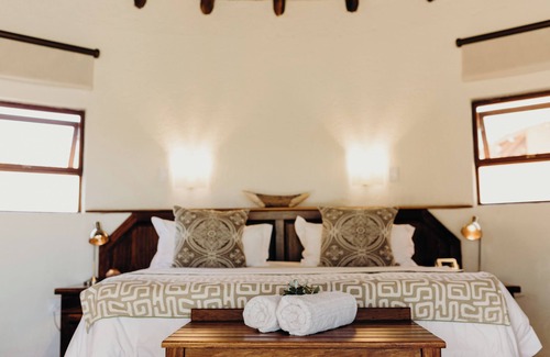 Weipe Cabin | Mopane Bush Lodge