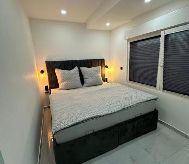 Oberhausen House | Moparts