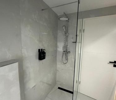 Oberhausen House | Moparts