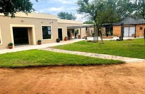 Palapye House | Mophane Camp
