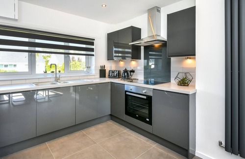 Abersoch House | Mor a Mynydd - Three Bedroom House, Sleeps 6