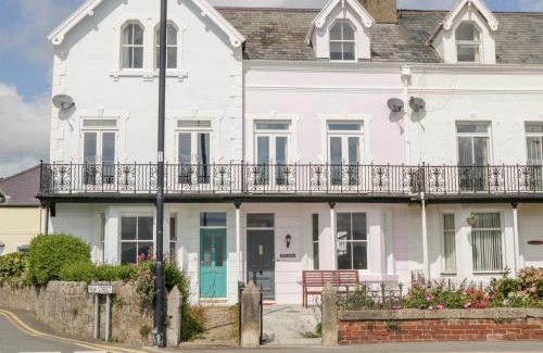 Beaumaris House | Mor Awel