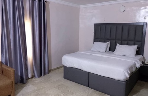 Opebi Hotel | Morada Hotels
