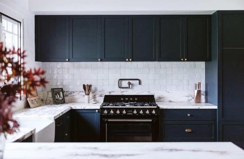 Berry House | Moraea Farm, Berry - by Linnaeus Collection