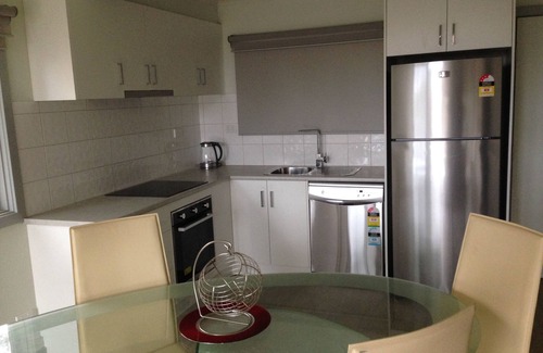 Bendigo House | Moran Street, Child and Pet Friendly, Walk to Art Precinct and Show Grounds.