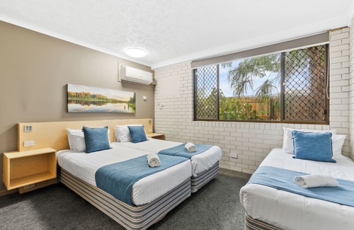 Caboolture South Hotel | Morayfield Tavern & Motel