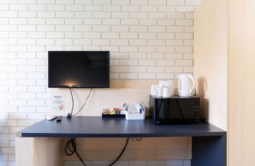 Caboolture South Hotel | Morayfield Tavern & Motel