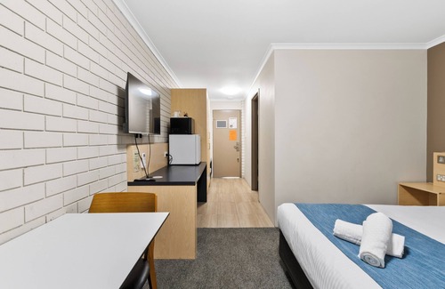 Caboolture South Hotel | Morayfield Tavern & Motel