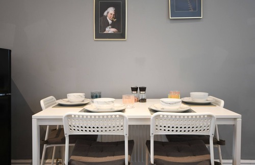 Chesterfield House | Morden house close to City centre & The Peaks