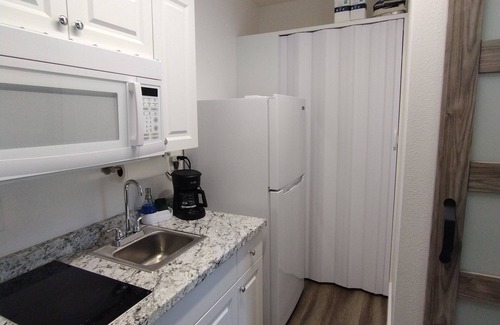 Altamonte Springs Apartment | More blessing Paradise: Studio private entrance #B