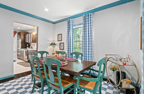 Moreland Hills Apartment | Moreland Hills Cottage|Game Room|Fire Pit|Sleeps 8