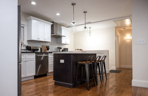 Somerville Condo | Moreland St 2 bed · Stunning, 10minutes to Boston-Parking&Washer/Dryer