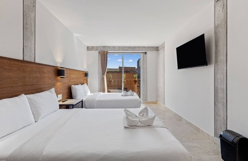 Downtown Queretaro Apartment | Morelos Double Suite by Homi Rent