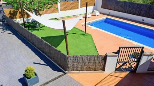 Fonollosa House | MORERA BLANCA piscina, barbacoa, chill-out