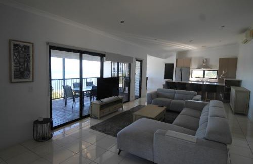Brisbane Waterfront House | Moreton Magnificent Views