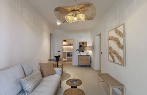Firostefani Apartment | Morfes 2bedroom aprt with Plunge heated pool and Sea View by Caldera Houses
