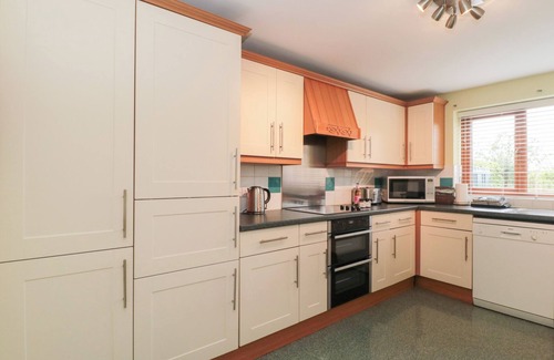 Middlezoy Cottage | MORGAN HOUSE, pet friendly, country holiday cottage in Middlezoy