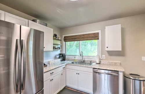 Morgantown House | Morgantown Home with Patio Near WVU Football!