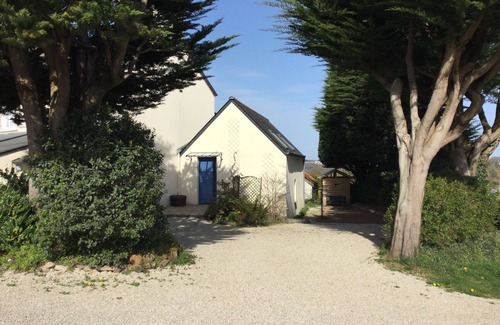 Plourin-les-Morlaix Cottage | Morlaix, cottage in a rural setting and relaxing 8km from the sea