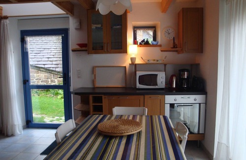 Plourin-les-Morlaix Cottage | Morlaix Gite In Framework Based Rural and 8 km from the Sea