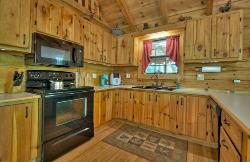 Blue Ridge Cabin | Morning Dew | Hot Tub | Fire Pit